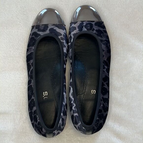 Chico’s Black & Grey Leopard Print Flats with Metallic Toe - Size 9.5 - Picture 7 of 11